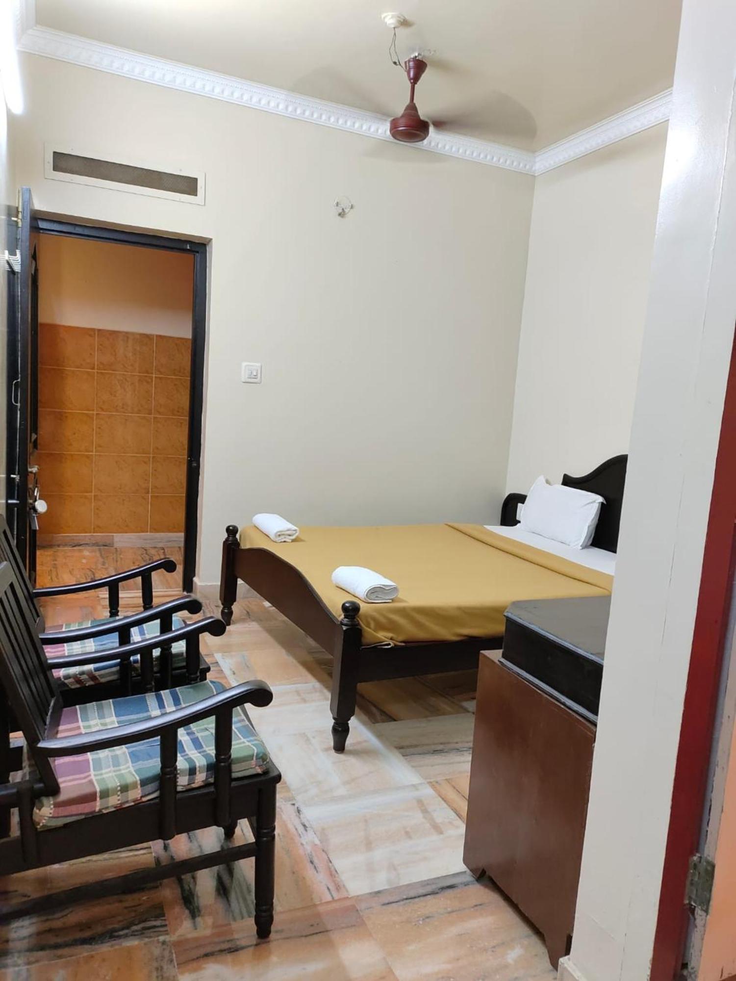 מדיקרי Hotel Hill Town Coorg מראה חיצוני תמונה